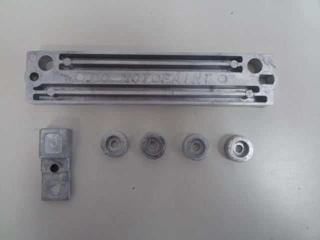 Suzuki 90 - 100 - 115 - 140 HP Zinc Anode Kit